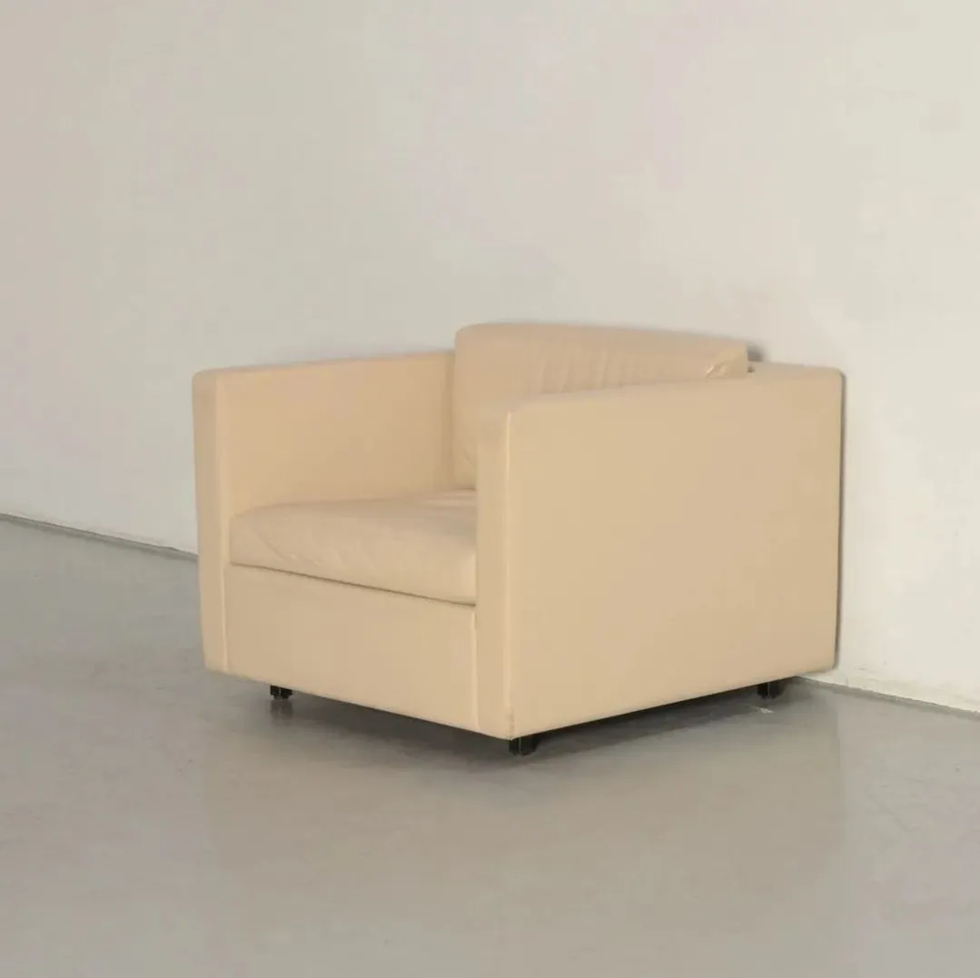 Charles Pfister for Knoll Mid-Century White Leather Sofa and 4 x Cube Club Chairs