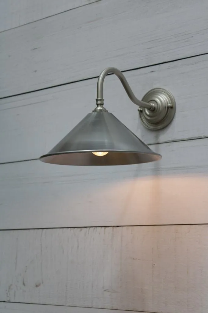 Cone Gooseneck Wall Light