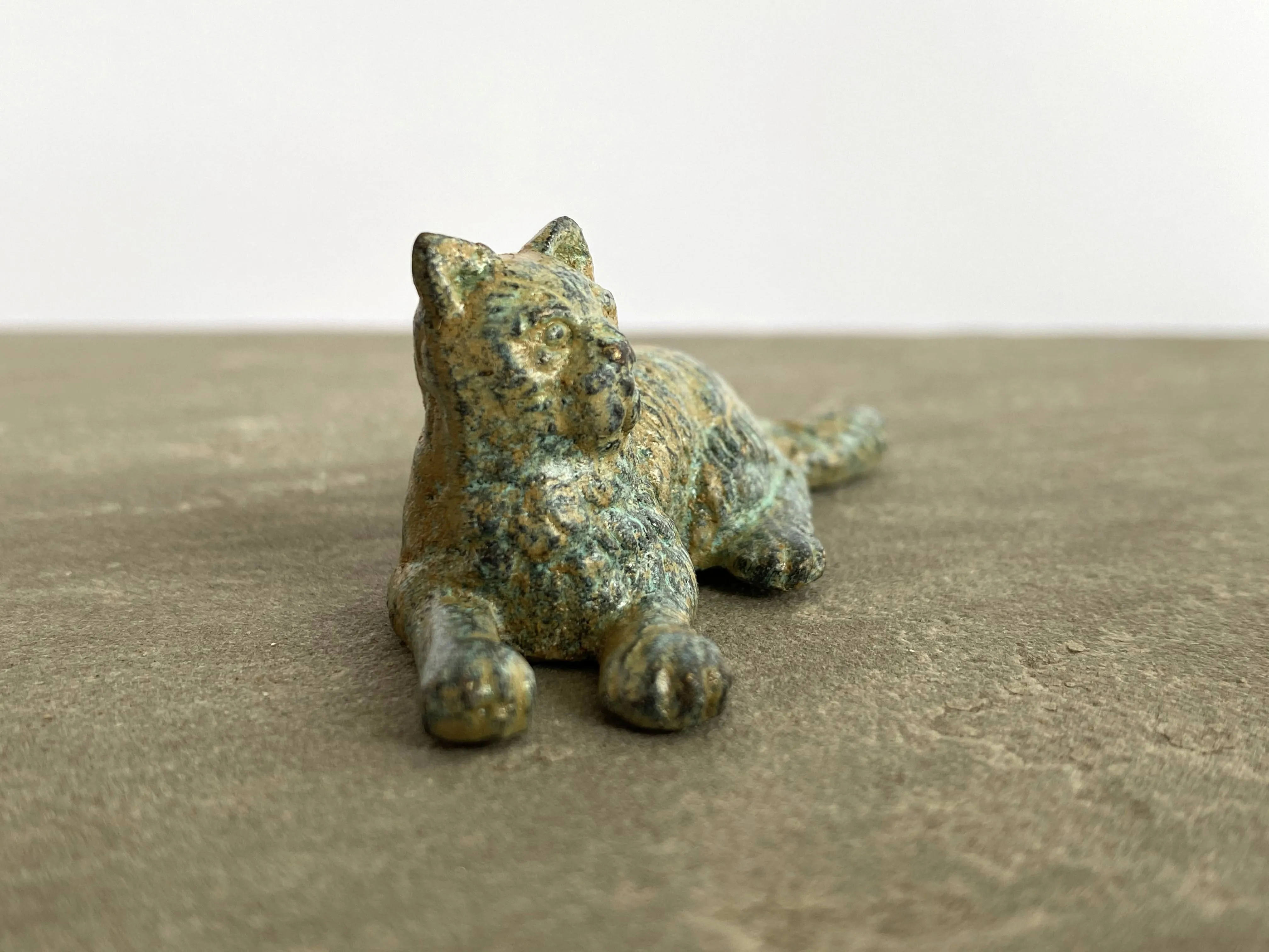 Lying Kitten Statue (Bronze)